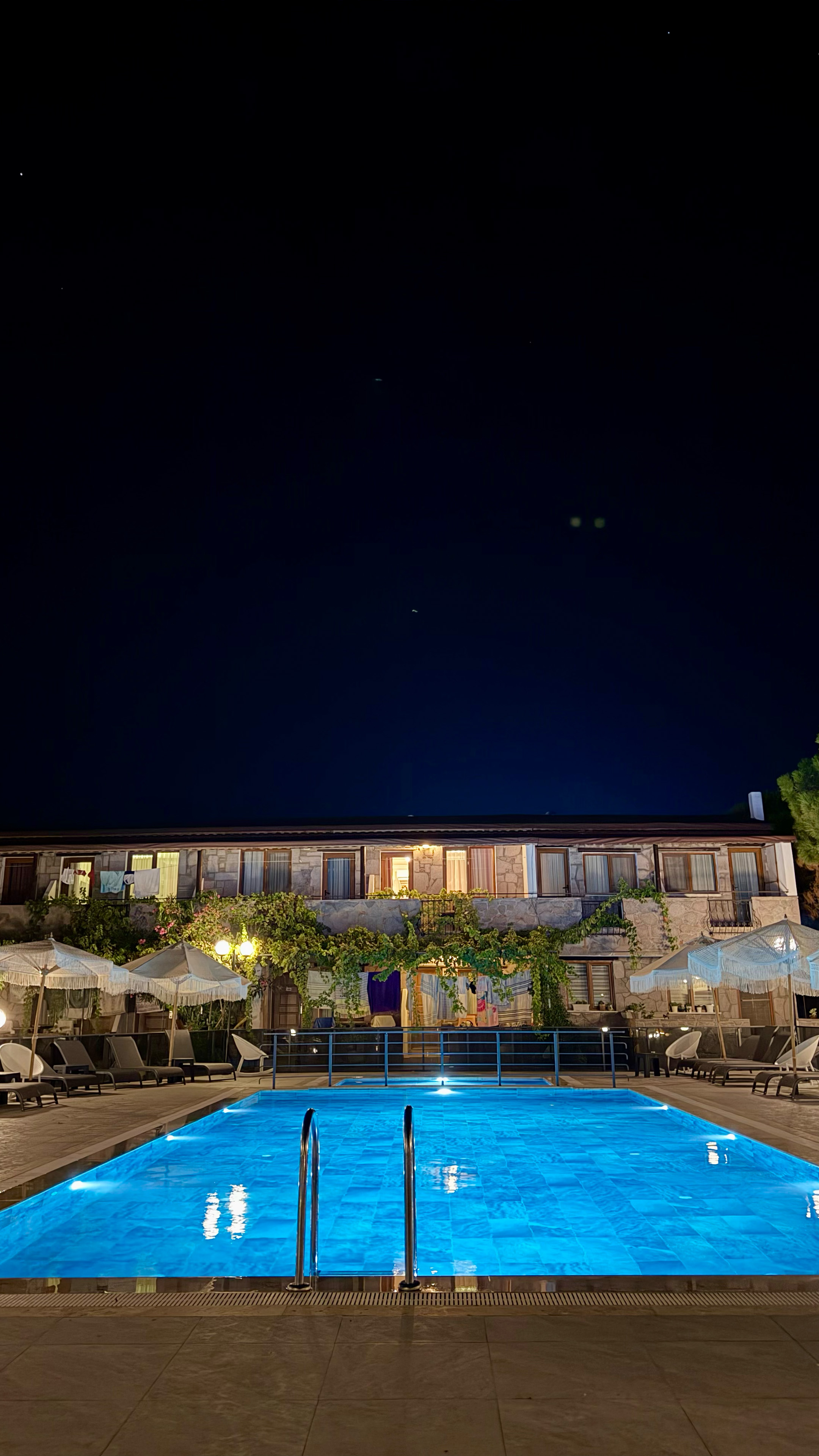 Assos Kadirga Otel